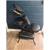 Image 2 : Adjustable Ergonomic Correction Chair - Excellent Shape - Used