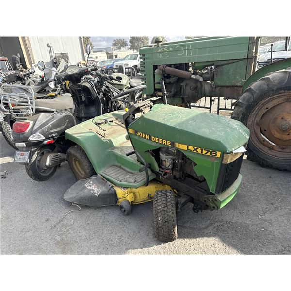 0001 JOHN DEERE LX176