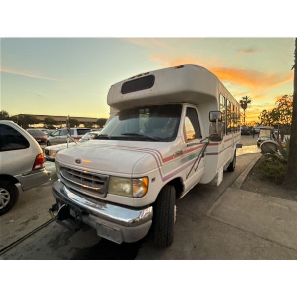 2002 Ford E-450
