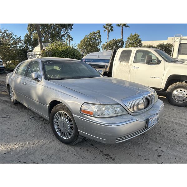2009 Lincoln Town Car
