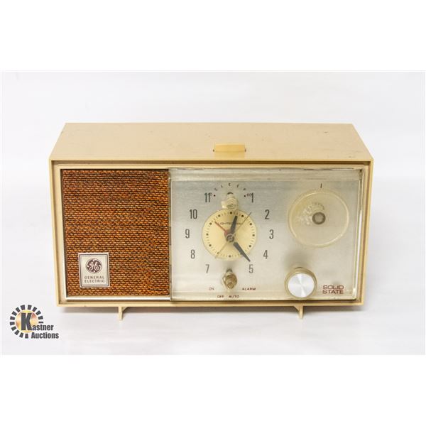 VINTAGE GENERAL ELECTRIC CLOCK RADIO