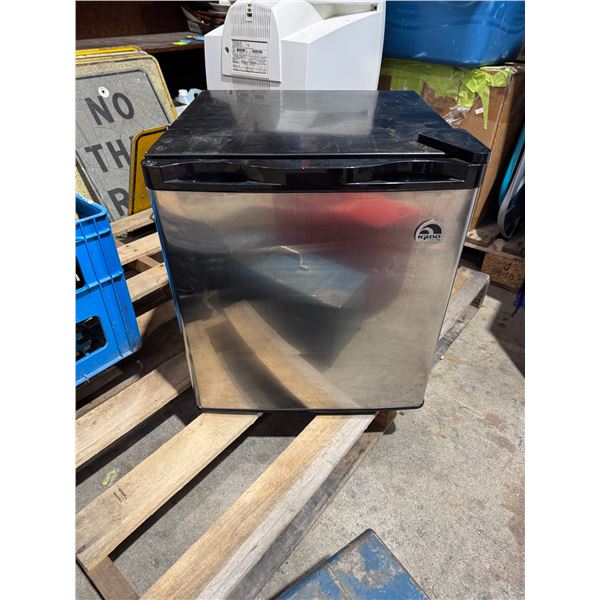 igloo mini fridge