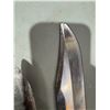 Image 2 : Knives, one has broken tip see picture