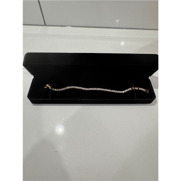 New smartlife 18 K gold plated 3MM princess cut tennis bracelet adjustable 7 inch to 8 inch long