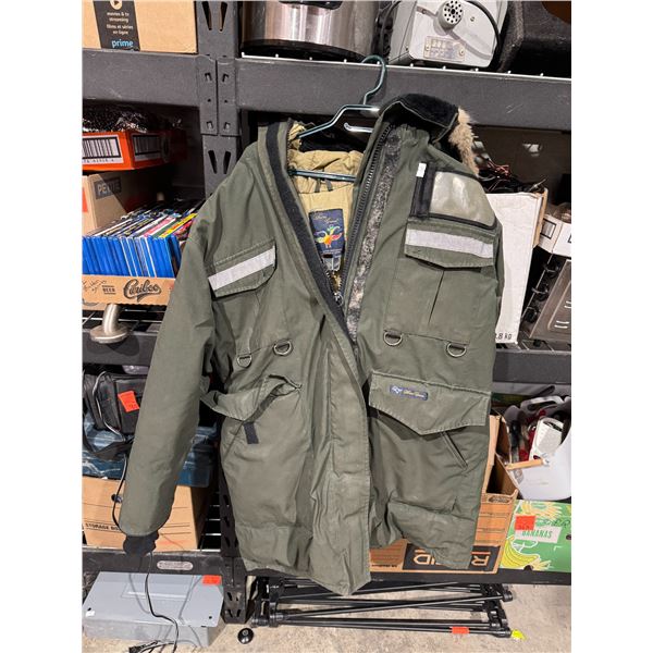 Snow goose xl coat made in Canada