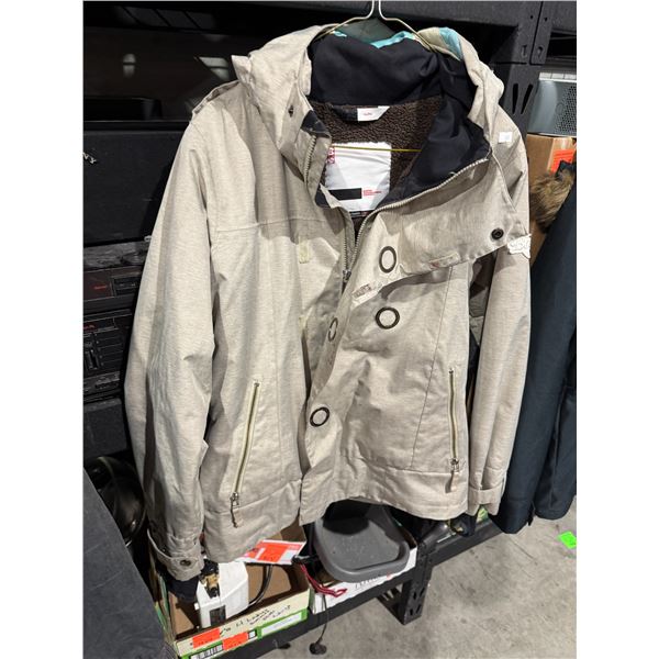 Aura bonfire women's medium snowboarding coat