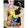 Image 1 : Assorted stuffed animals