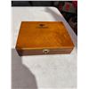 Image 1 : Cigar box