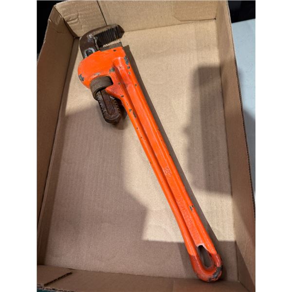 Pipe wrench