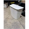 Image 1 : Laundry hamper