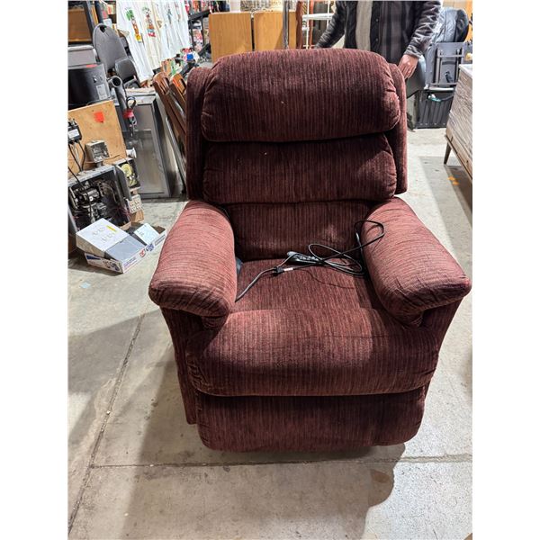 Lazyboy powerlift chair with Massage and heat