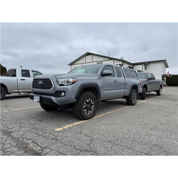 ESTATE VEHICLE 2018 Toyota Tacoma 4x4 V6  16353kms