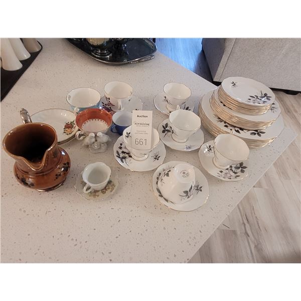 Royal Albert "Queens Messenger" A