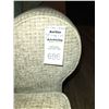Image 9 : Ashley Furniture Wide Chair C