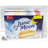 Image 1 : 3 NEW BOXES OF VACHON LUNE 1/2 MOON VANILLA CAKES