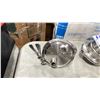 Image 2 : 4 STAINLESS STEEL DUAL SPLIT 2" SCREW TOP REGULATION VALVES