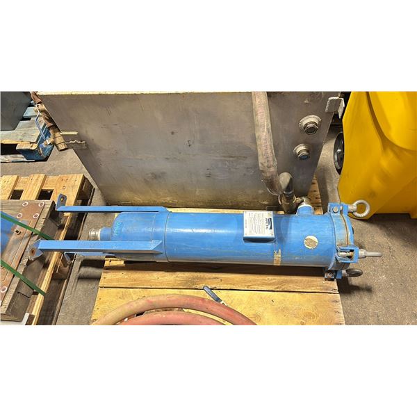 ARCTIC BLUE 2"DIAMETER 36"H COMMERCIAL SCREW TOP FILTER HOUSING WITH TRI LEGS