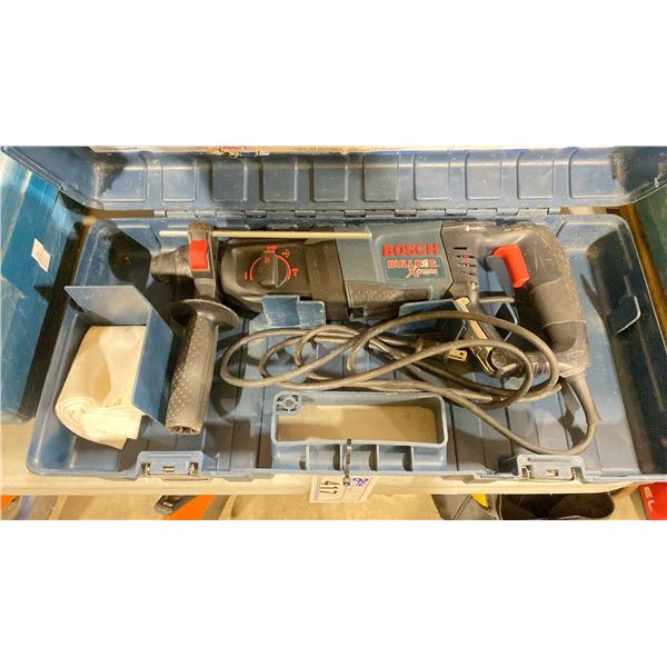 BOSCH BULLDOG EXTREME INDUSTRIAL ELECTRIC HAMMER DRILL IN HARD TRANSPORT CASE