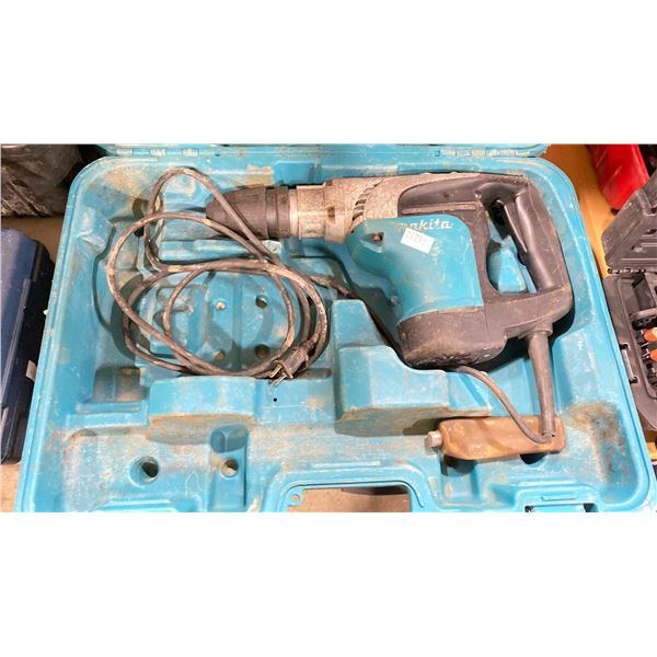 MAKITA HR4002 INDUSTRIAL ELECTRIC PORTABLE CONCRETE DRILL IN HARD TRANSPORT CASE