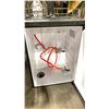 Image 3 : INSIGNIA STAINLESS STEEL SINGLE DOOR REFRIGERATED 2 TAP MOBILE ELECTRIC DUAL BREW KEG SYSTEM