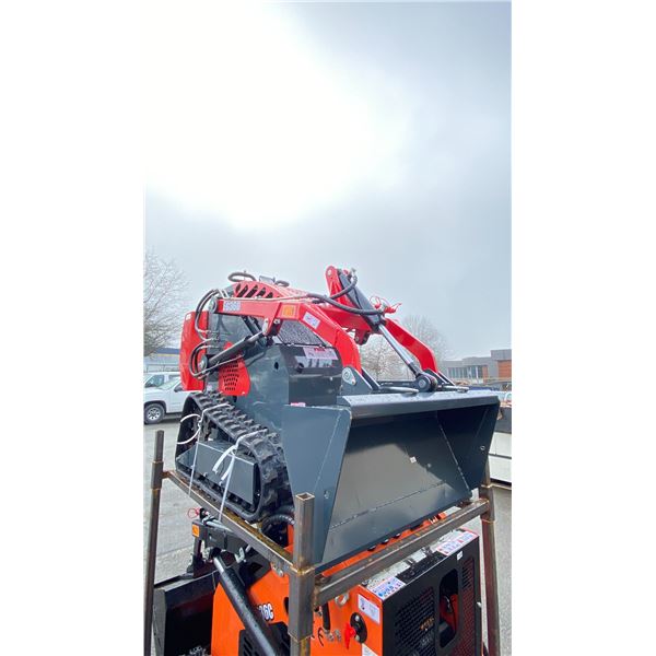 EGN EG360 RED 420CC GAS POWERED RUBBER TRACK RIDE ON HYDRAULIC MINI SKID STEER/LOADER WITH 37  W