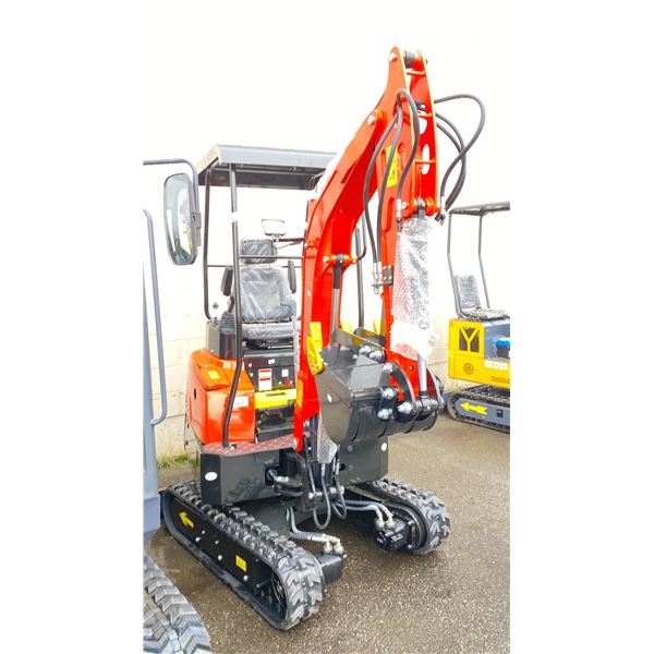 AGT INDUSTRIAL ORANGE NT18K DIESEL POWERED RUBBER TRACK MINI EXCAVATOR WITH ATTACHED DIGGING BUCKET