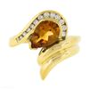 Image 4 : 18k Yellow Gold 1.98 ctw Pear Cut Citrine & Channel Diamond Grooved Bypass Ring