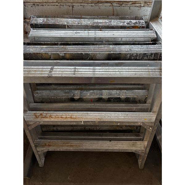 Sawhorse / Ladders