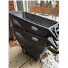 Image 1 : 2 Rubbermaid Dumping Bins