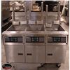 Image 1 : PITCO NATURAL GAS TRIPLE 40 LBS DEEP FRYER