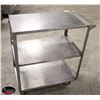 Image 2 : STAINLESS STEEL BUS CART 28" X 18" X 34"