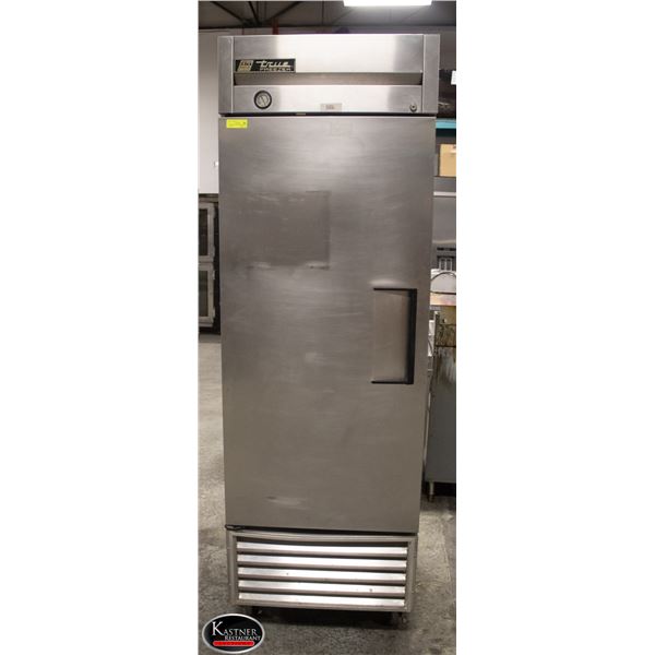 TRUE SINGLE S/S DOOR FREEZER ON CASTORS