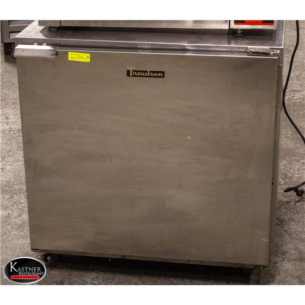 TRAULSEN 1 DOOR COUNTER FREEZER