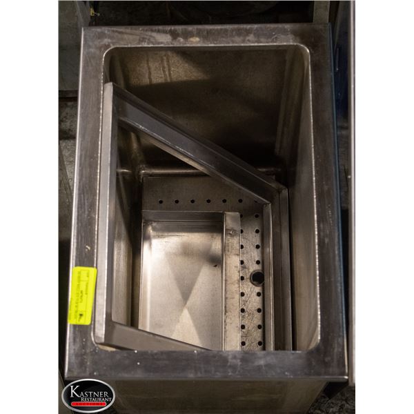 S/S DEEP WELL ICE TUB W/ DRAIN