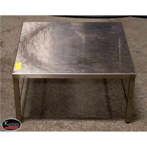 SMALL STAINLESS STEEL WORK TABLE