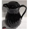Image 1 : NEW BLACK 64OZ VOLLRATH SWIRL SERVE INSULATED