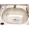 Image 2 : KROWNE S/S HAND SINK W/ S/S BASE