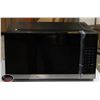 Image 1 : FRIGIDAIRE GALLERY 30" BUILT IN MICROWAVE OVEN W/