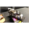 Image 2 : SIZE 10.5 SAINT ANDREWS GOLF SANDALS, INTUITION GOLF SANDALS, BLUE ABSTRACT GOLF SANDALS