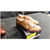 Image 2 : SIZE 8 EVERYDAY SORCERY DRIVING MOCS, RUSSIAN RED STACKED HEEL ANKLE BOOTS, RED RUSSIAN GOLF SHOES