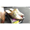 Image 2 : SIZE 11 TREE LANE AND GRAND CANAL COWBOY MULES WITH FIELD OF POPPIES SHOULDER TOTE