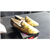 Image 2 : SIZE 9 EVERYDAY SORCERY DRIVING MOCCASINS, ALMOND POINTED SMOKING SLIPPERS, JAPANESE