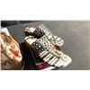 Image 2 : SIZE 10 1930'S GOLF LASER CUT THONGS, CHEMIN DE FER FLAT BUCKLE THONGS, MONTHLY BOUQUET SMALL