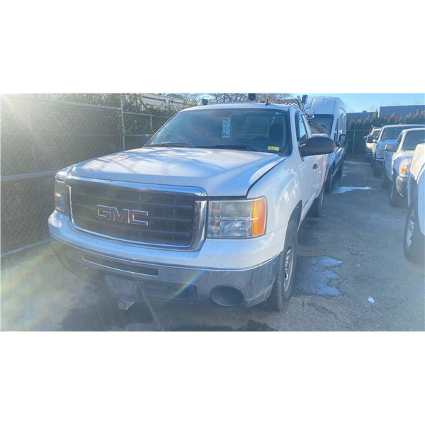 2009 GMC SIERRA, 2DR PICKUP, WHITE, VIN 1GTEK14C19Z210738