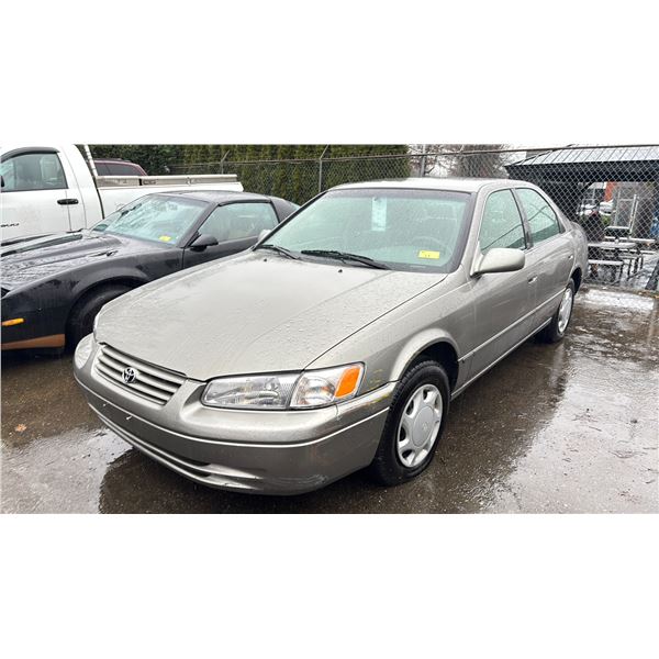 1997 TOYOTA CAMRY CE, 4DR SEDAN, SILVER, VIN 4T1BG22KXVU040208