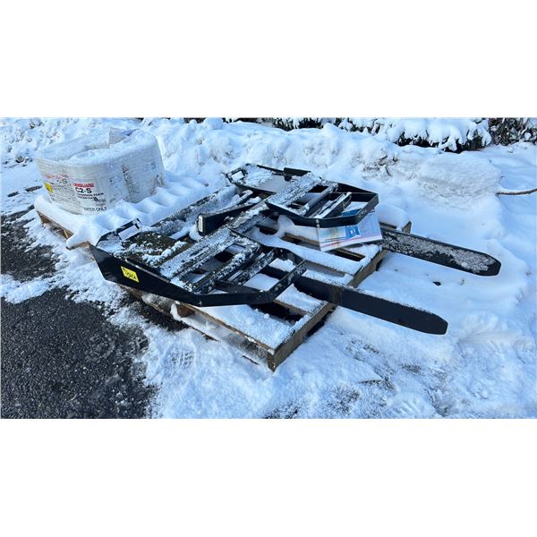 AGROTK INDUSTRIAL SSCPF48-6600-WFF SKID STEER FORK ATTACHMENT WITH A 3 TON LIFT CAPACITY