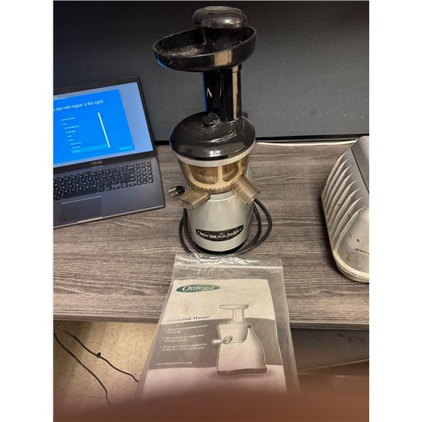 Omega juicer