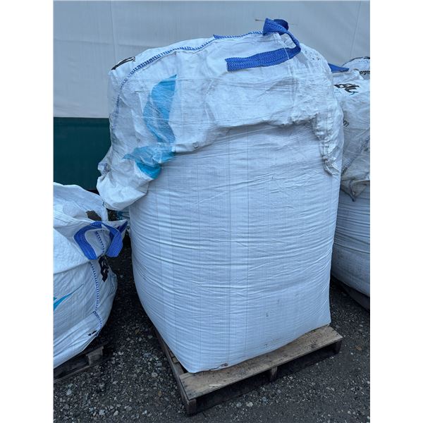 Top soil in tote