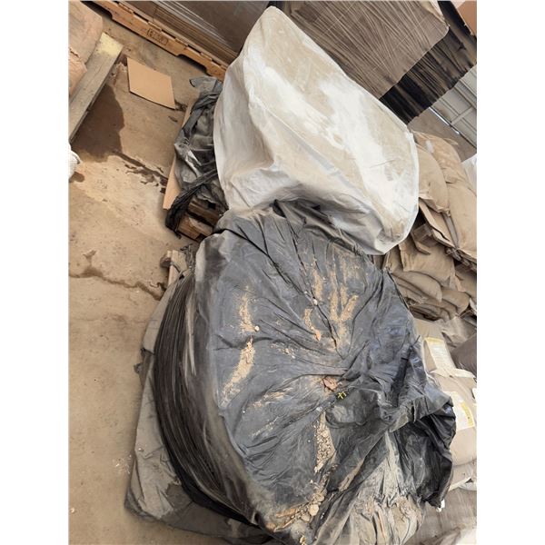 2 totes growing material CL?