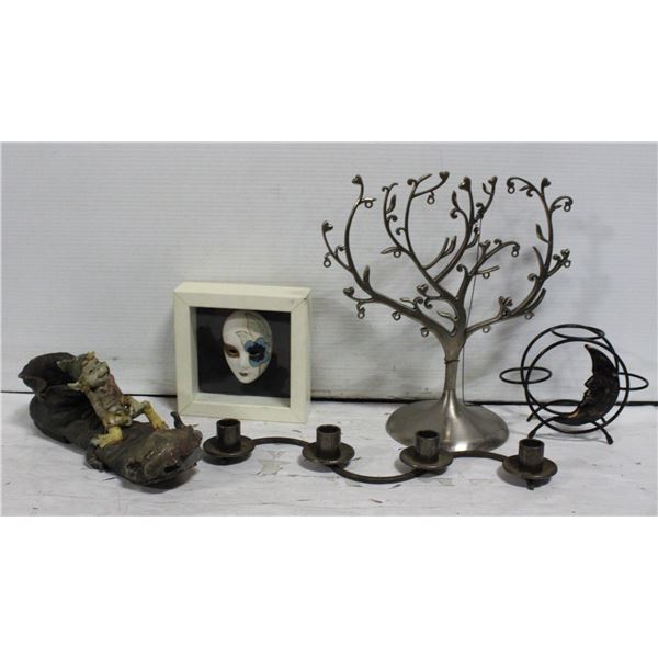 ASSORTED VINTAGE DECORATION LOT